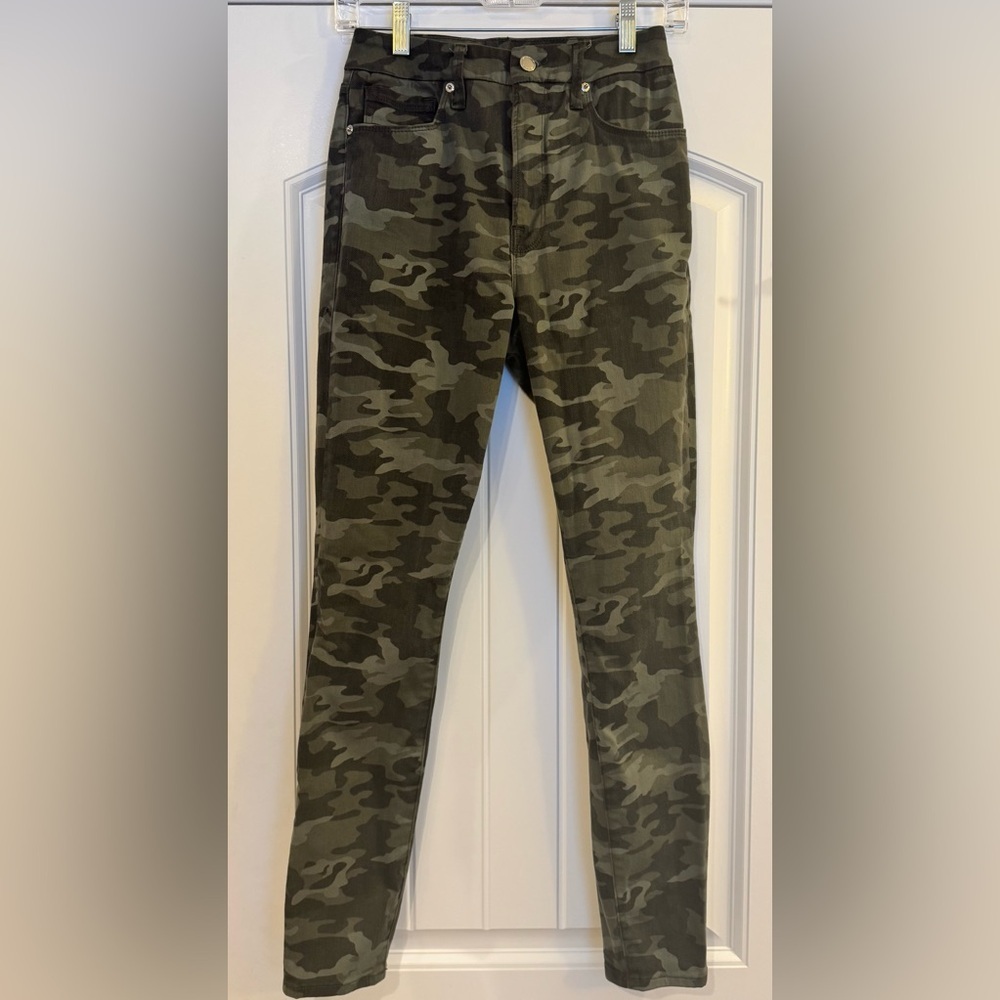 The ultimate waist-shaping skinny jeans from GOOD AMERICAN. - Picture 2 of 5